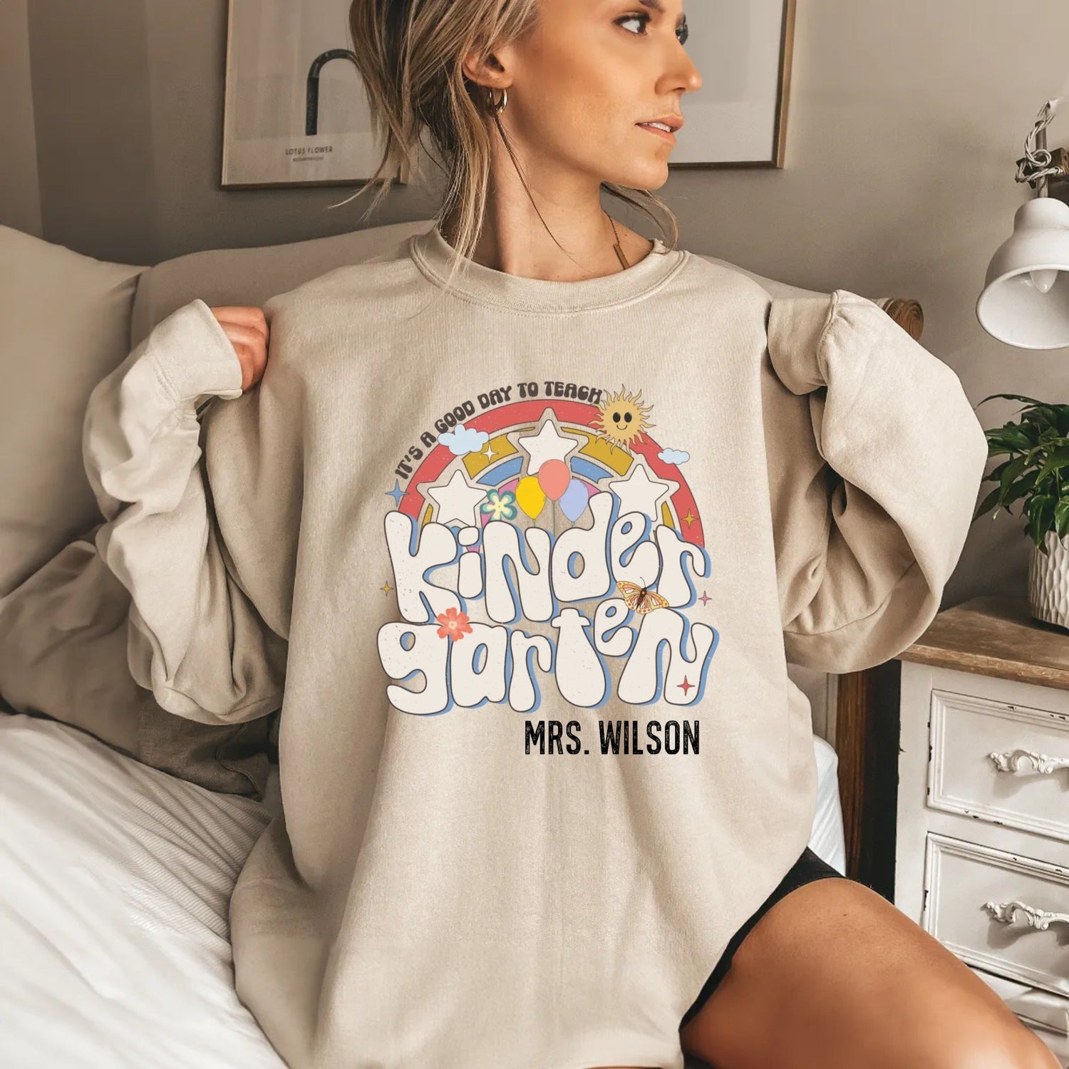 Custom It's A Good Day To Teach Grade Teacher Name Sweatshirt -  Sweatshirt