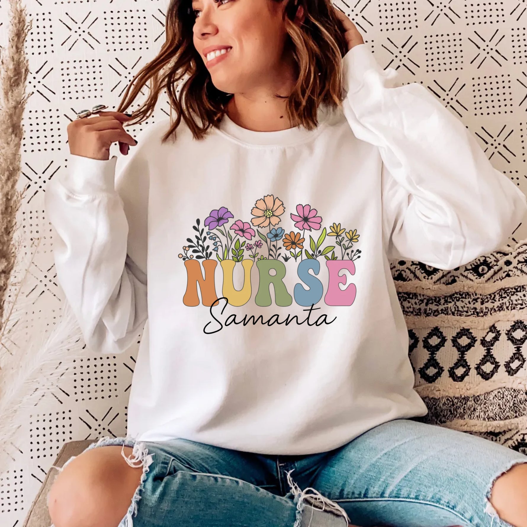 Personalized Nurse Sweatshirt, Retro Floral Nurse Name -  Sweatshirt